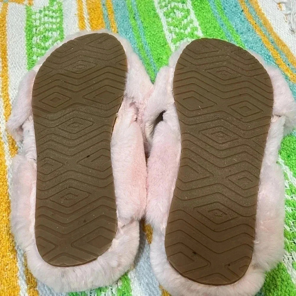 Toms pink fuzzy slippers size 8 EUC - Picture 7 of 8
